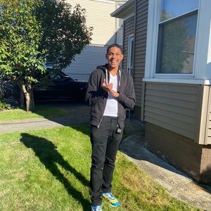 Meet your Posher, Curencee